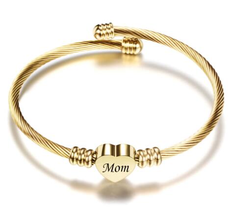 Elegant Mom's Day Heart Bracelet