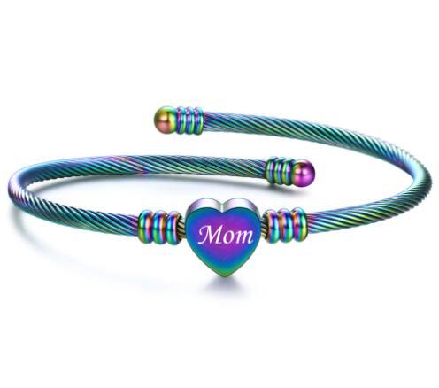 Elegant Mom's Day Heart Bracelet
